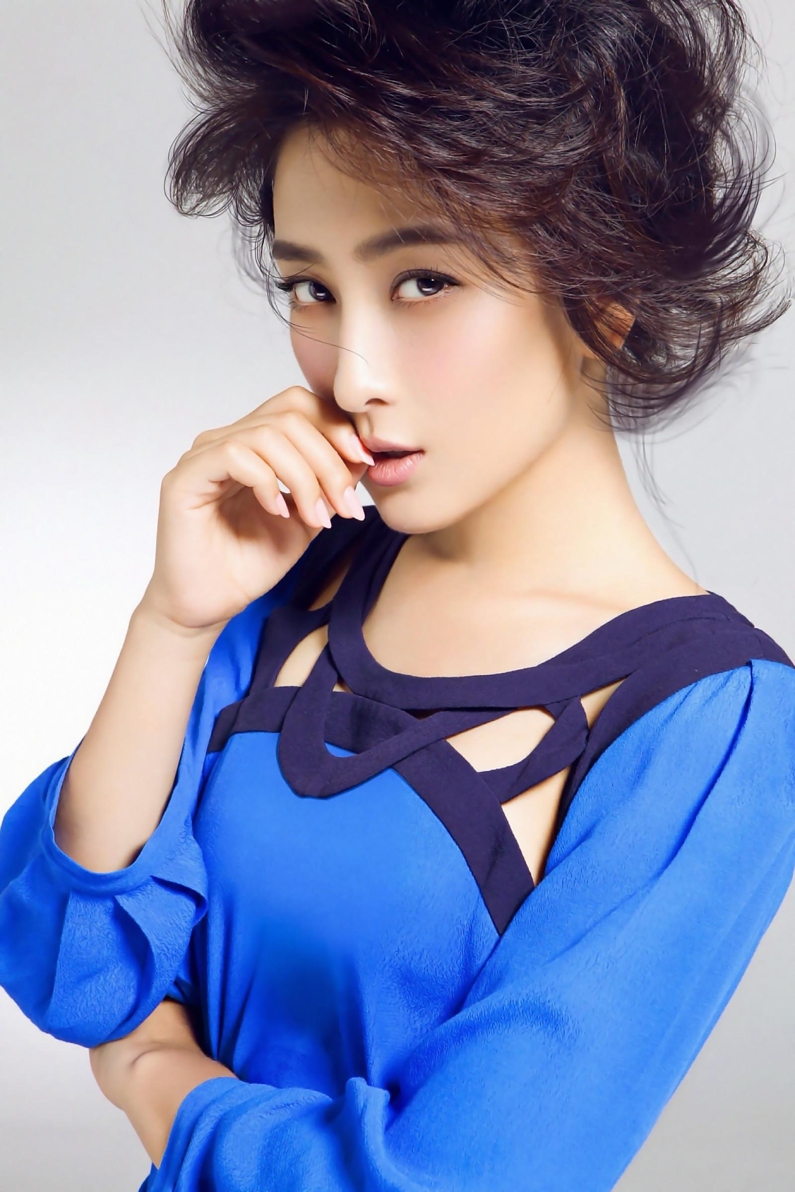 清纯女星马苏性感时尚写真 女人味尽显图片