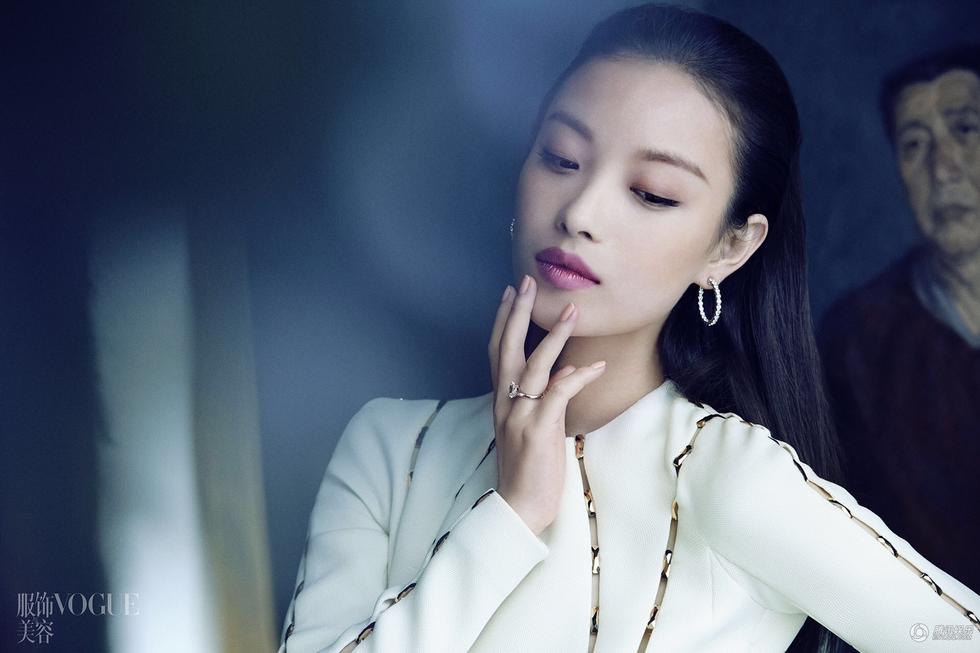 时尚女郎倪妮登VOGUE七月刊封面唯美图片图片