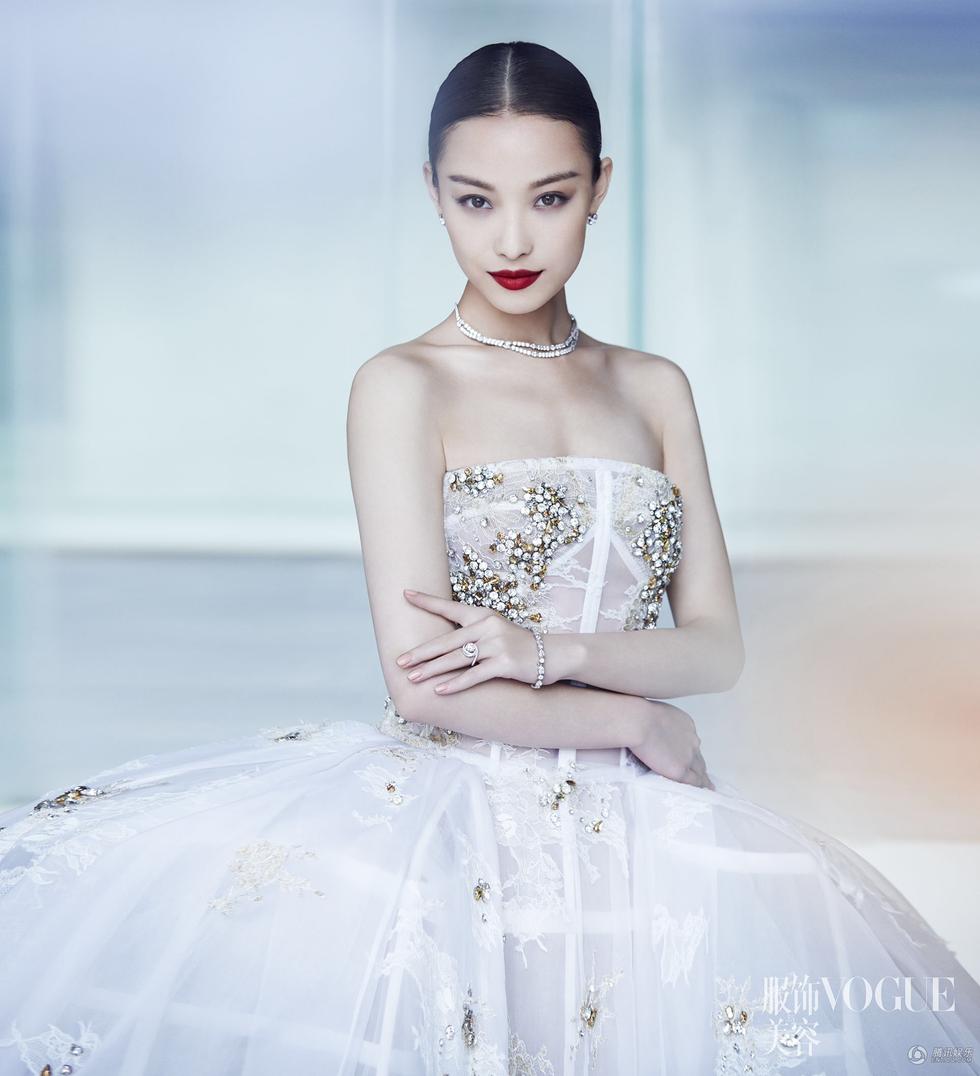 时尚女郎倪妮登VOGUE七月刊封面唯美图片图片