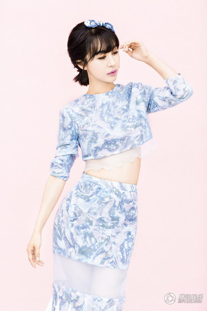 花儿与少年李菲儿青春派唯美时尚写真图片