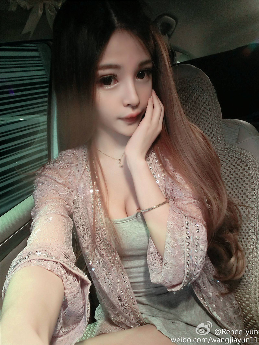 大眼睛美女图片