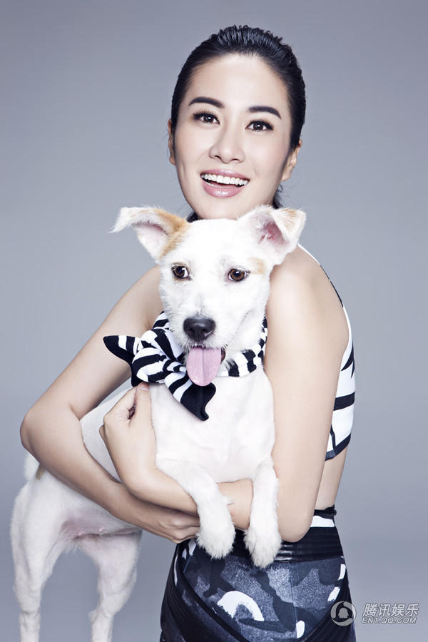 浙江杭州女演员性感俏皮叶璇携爱犬出镜世界杯写真图片图片 浙江杭州女演员性感俏皮叶璇携爱犬出镜世界杯写真图片图片