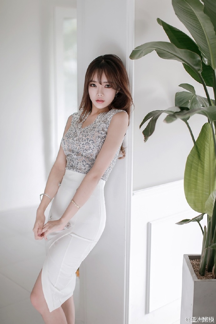 卡哇伊女孩装扮甜美性感小护士图片