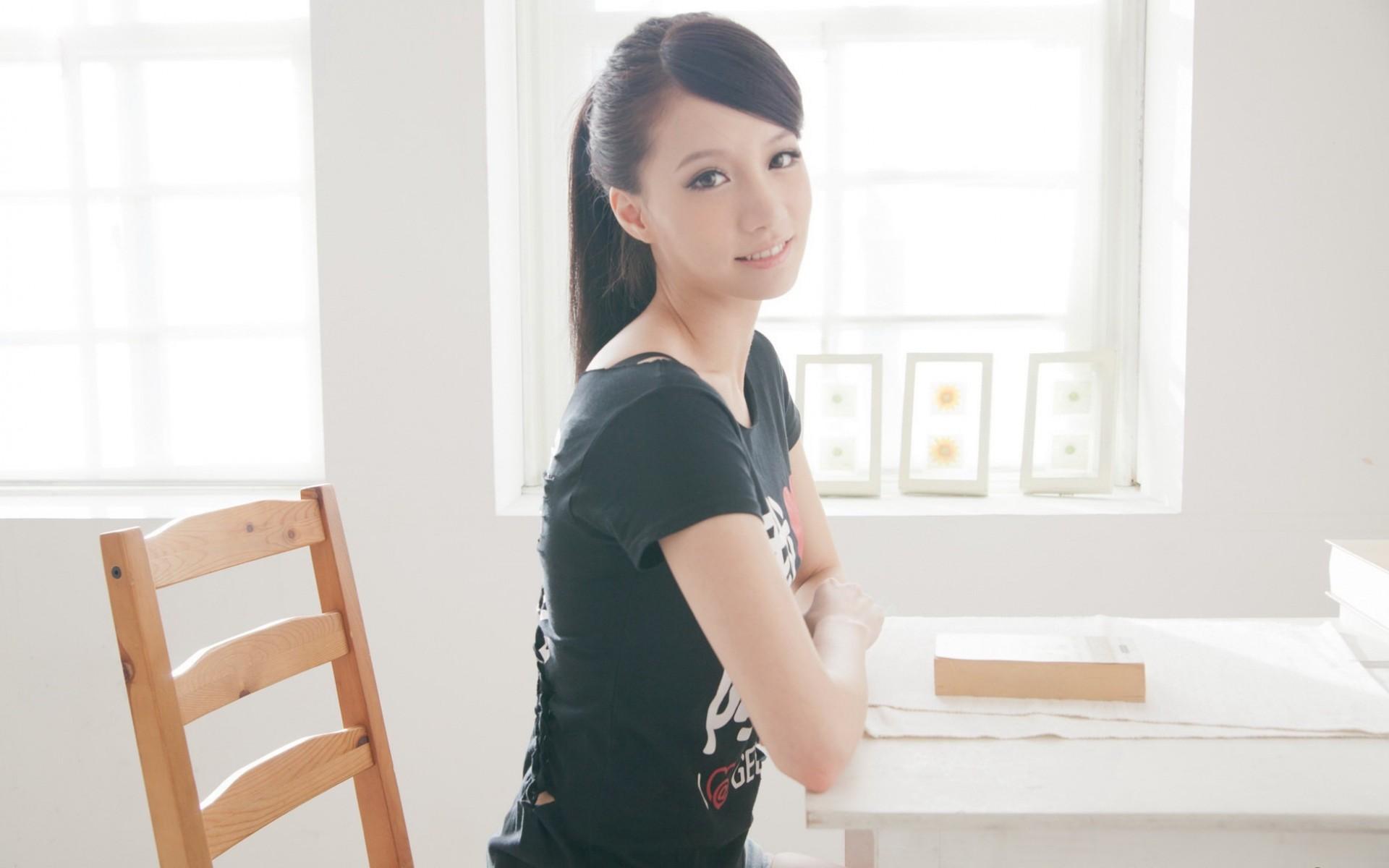 _高清澳门，平面模特美女林采缇-女帝蛇姬性感高清写真手机壁纸图片