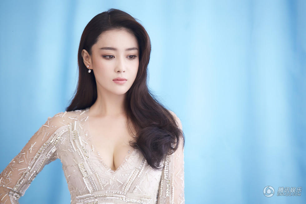 张馨予性感长裙礼服高清图片图片