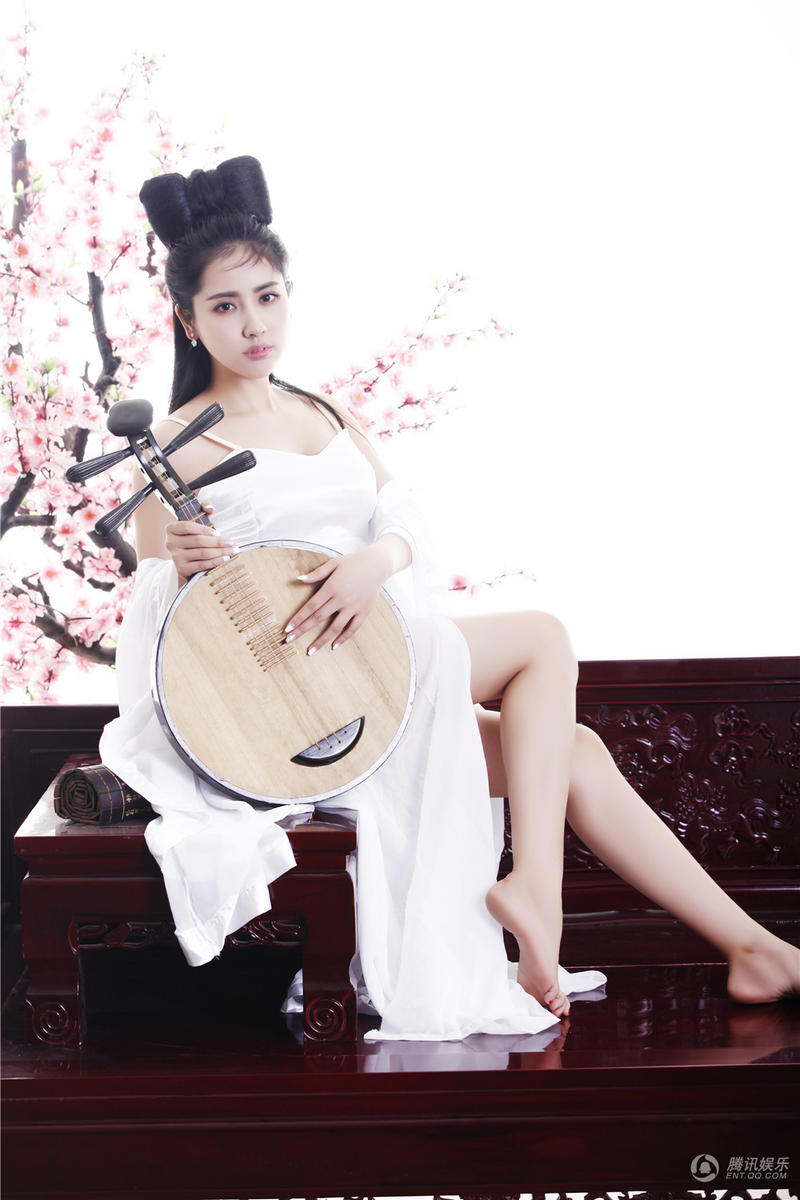 倩女幽魂小倩低胸装性感嫩模美女写真诱惑图片图片