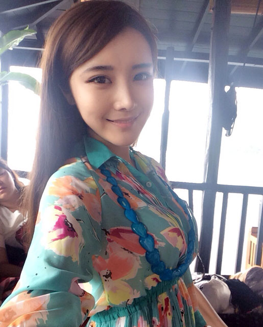 高清中国内地辽宁省沈阳女演员戴燕妮酷美时尚写真图片图片