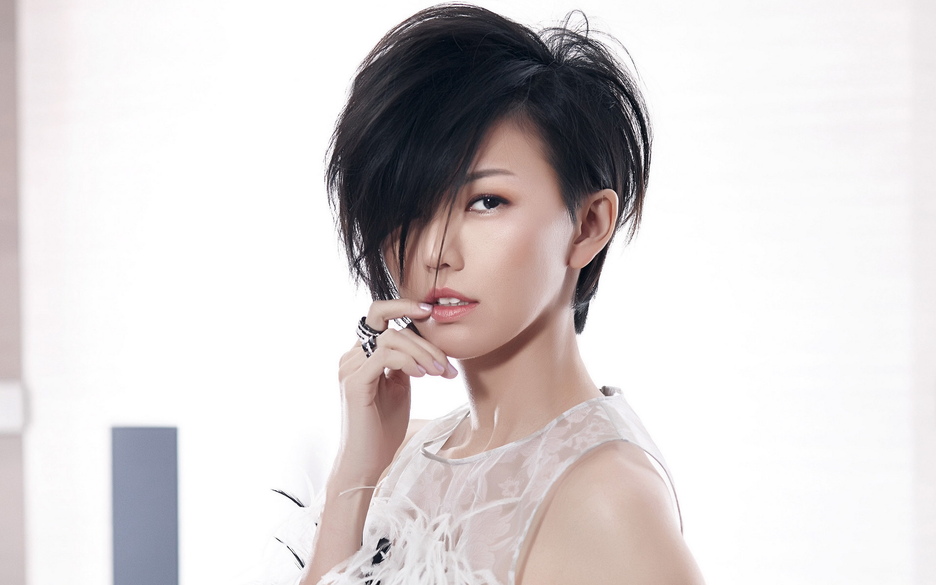 新加坡,祖籍中国广东省潮州女演员歌手孙燕姿气质性感美女写真图片(二)图片 新加坡,祖籍中国广东省潮州女演员歌手孙燕姿气质性感美女写真图片(二)图片