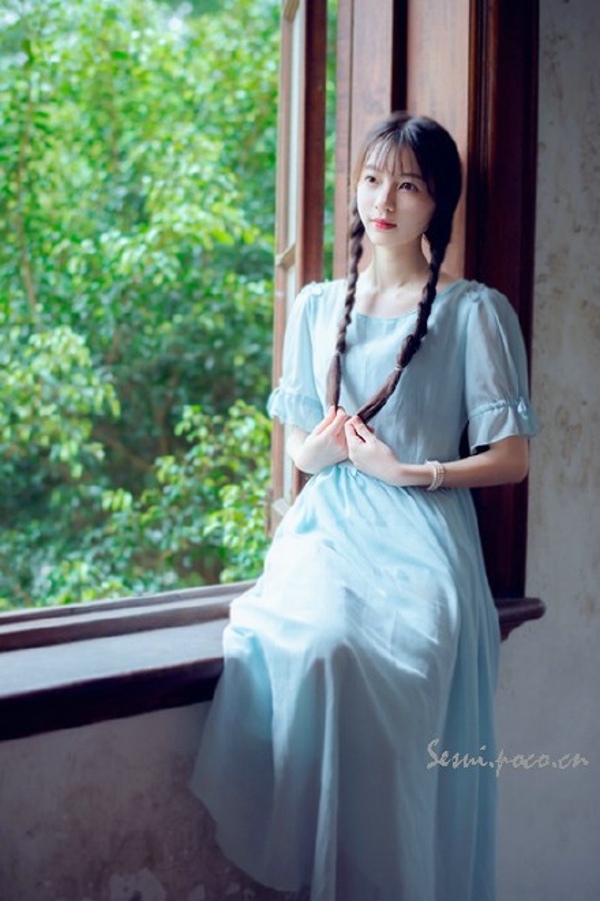 漂亮美女95后白皙妖精性感美女嫩模诗朵雅私房秀艺术图片(二)图片