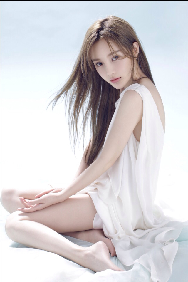 乳此动人的超级大罩杯学美女酒店内学生装勾勒的性感撩人身材诱惑写真(一)图片