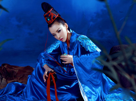 让人眼前一亮的绝色古装美女炫酷十足的艺术写真图片合集图片