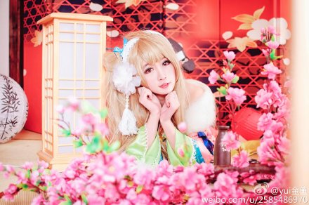 洛天依金丝雀可爱萝莉丝袜美腿Cosplay写真图片