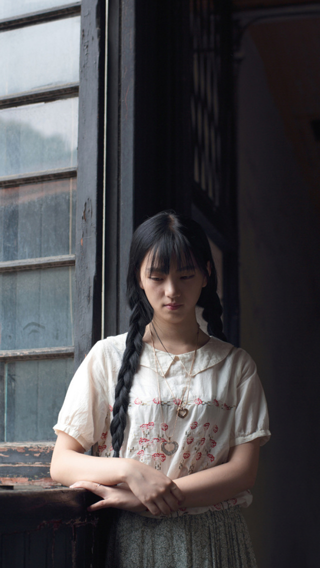 超像林志玲的美丽校花 甜美校服装写真图片