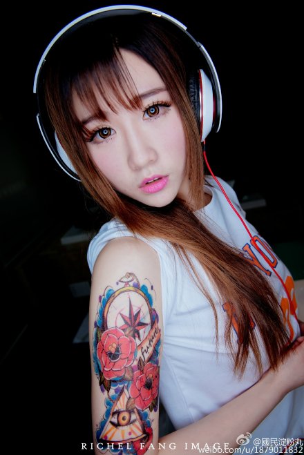 刺青小美女性感来袭极致喷血诱惑个性非主流艺术写真图片合集图片