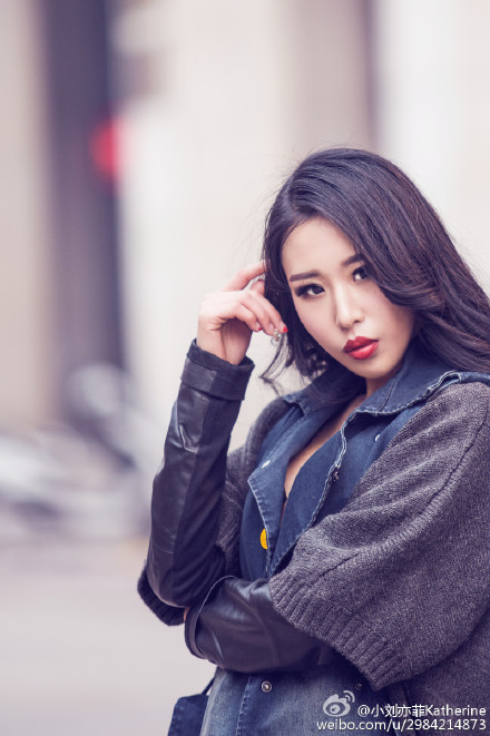 肌肤干净如雪的性感美女明星刘亦菲极致诱惑艺术图片合集图片