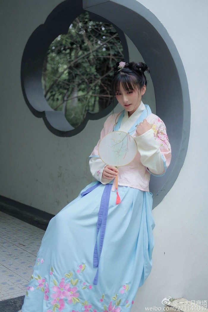 办公室里的极品性感美女秘书大胆职业装喷血诱惑模特艺术图片(一)图片