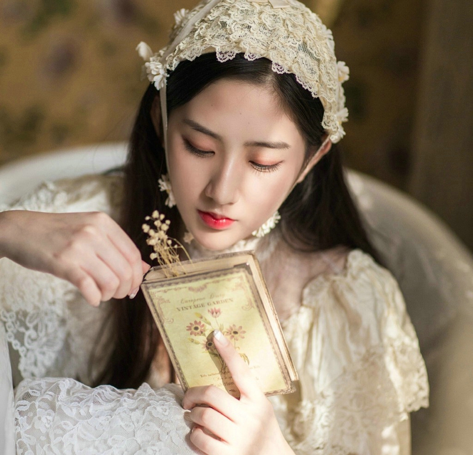 露乳图片