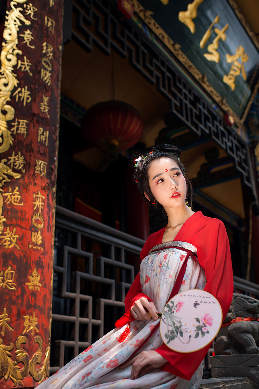 靠着椅子的美女大胆修长双腿勾魂黑丝袜诱惑模特艺术图片图片