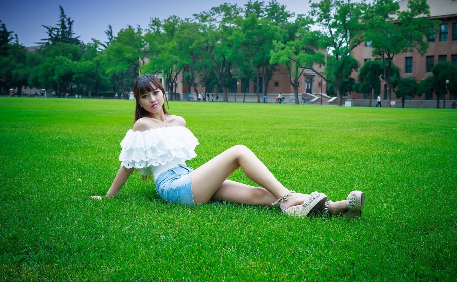 极品清纯养眼美女修长美腿极致喷血诱惑高清户外街拍艺术图集(一)图片