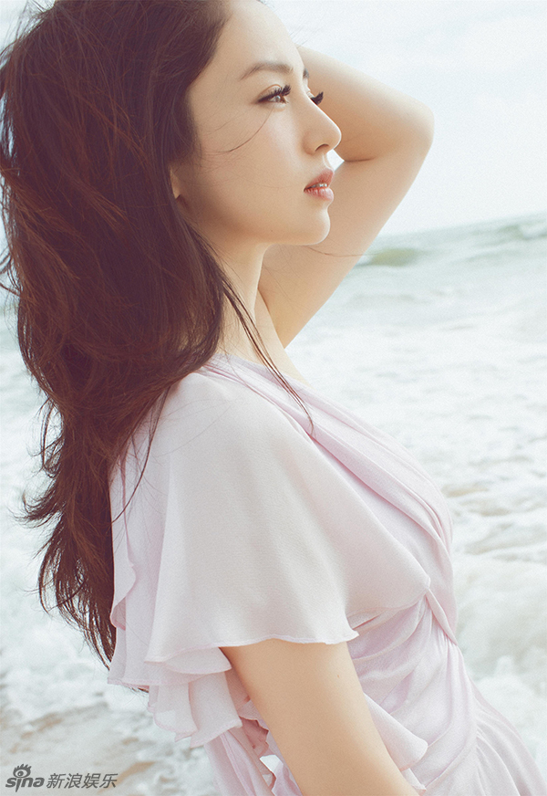性感女郎王婉悠制服诱惑艺术照写真图片