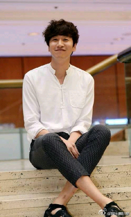 高清韩国京畿道南扬州男明星Runningman李光洙和金钟国丫土豆广告高清图片图片