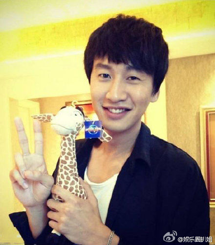 高清韩国京畿道南扬州男明星Runningman李光洙和金钟国丫土豆广告高清图片图片