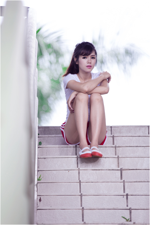 美女姐姐图片欣赏中戏美女校花奔跑全校上演性感火辣身材前凸后翘摆拍照图片