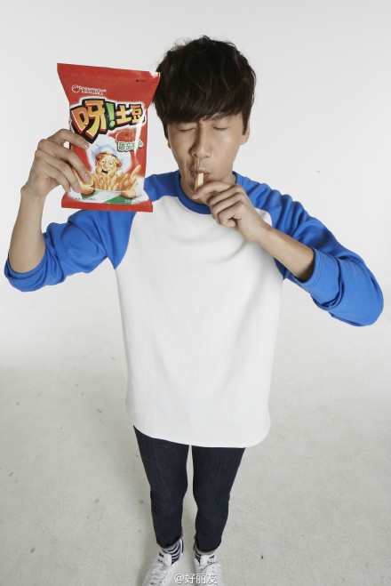 高清韩国京畿道南扬州男明星Runningman李光洙和金钟国丫土豆广告高清图片图片