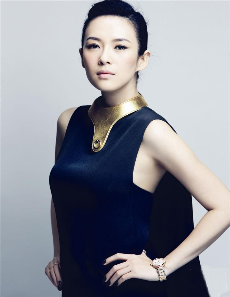 影后章子怡潮范十足现身机场 引粉丝机场围观图片