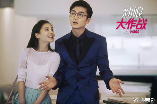 时尚新娘极品美女对着镜头大胆自拍照喷血诱惑艺术写真图片(二)图片