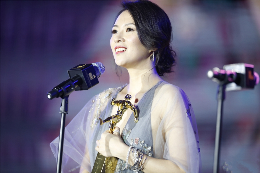 章子怡图片章子怡最新时尚封面图片 恋情甜美人比花娇图片