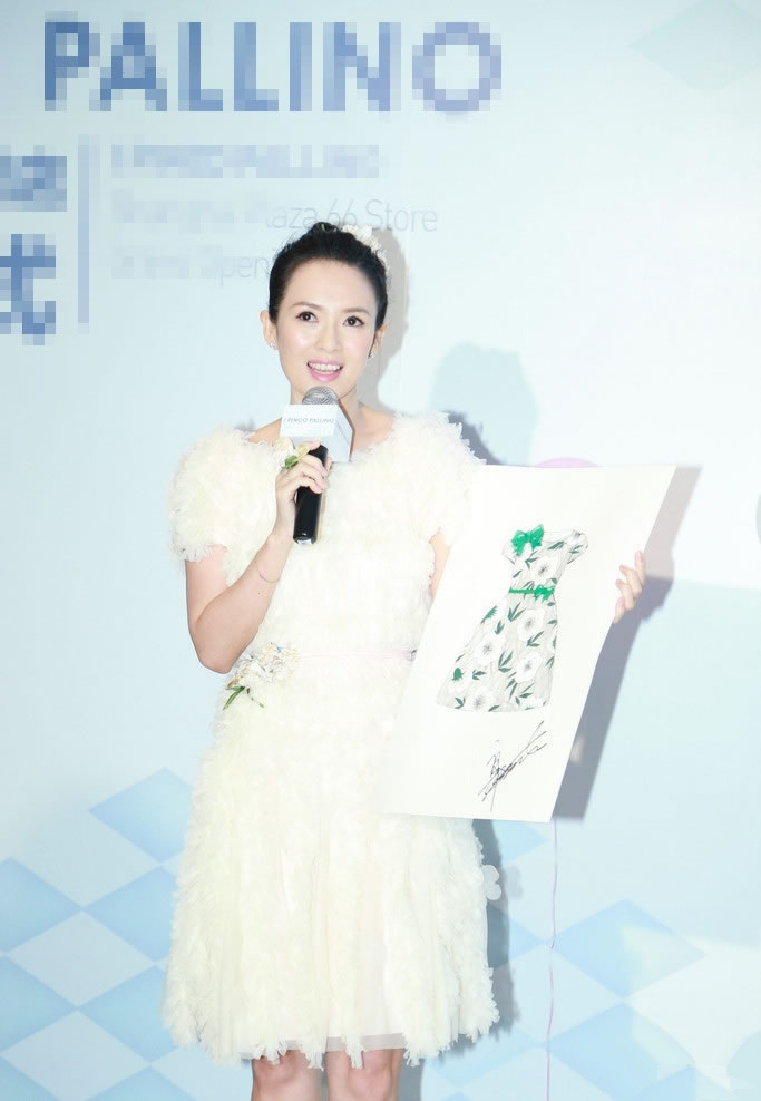 影后章子怡潮范十足现身机场 引粉丝机场围观图片