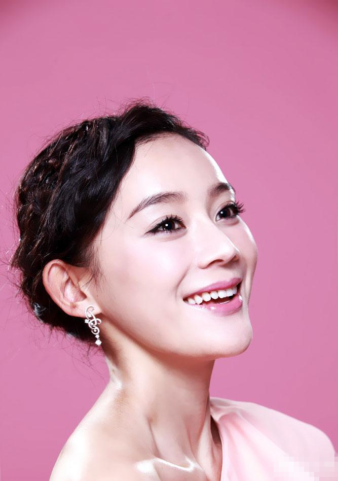 王的女人曝陈乔恩袁姗姗共浴照图片图片