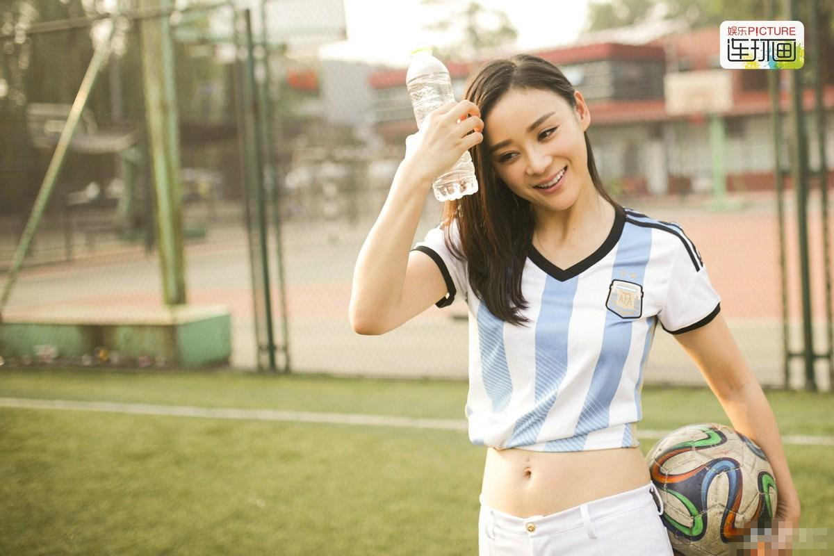 王的女人曝陈乔恩袁姗姗共浴照图片图片