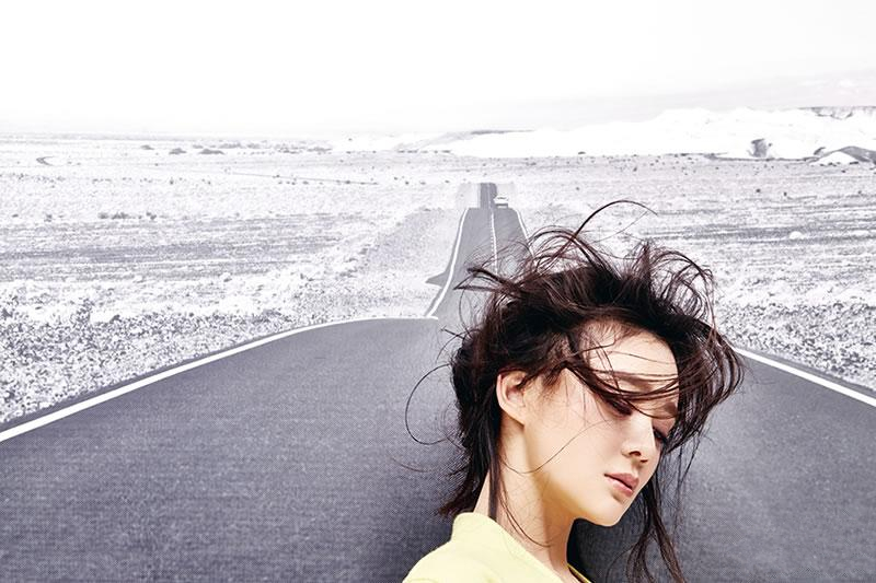 袁姗姗公路写真图片 独特视角尽显女神魅力图片