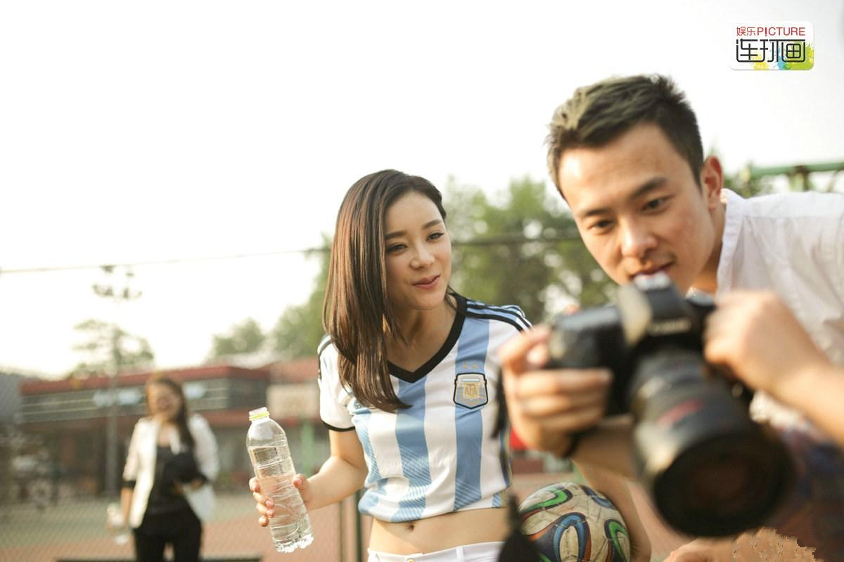 袁姗姗俏皮写真曝光 欢快动人化身快乐精灵图片