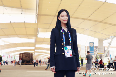 张馨予性感长裙礼服高清图片图片