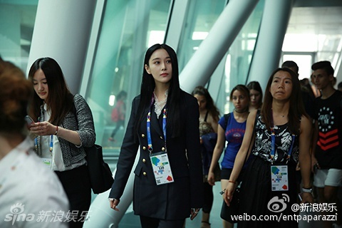 张馨予性感长裙礼服高清图片图片