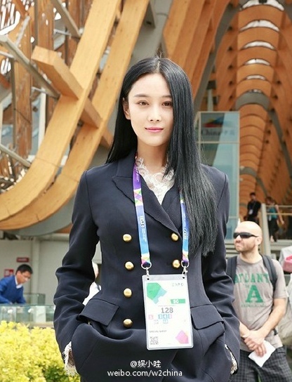 宅男女神张馨予昔日足球宝贝写真图片集图片