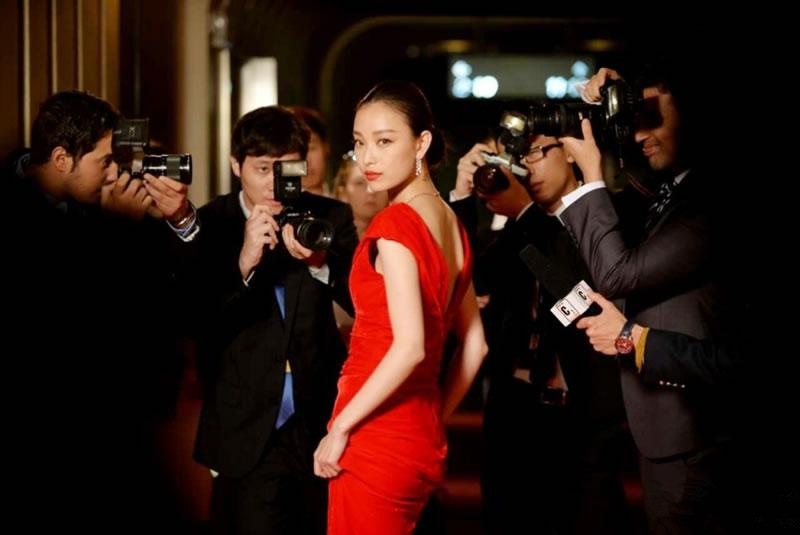 倪妮2015纽约大都会MetBall盛宴 性感成熟更增朦胧美图片