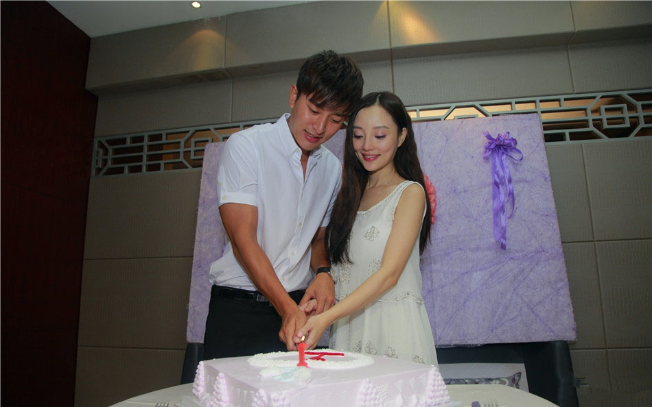 李小璐绝美靓丽写真惹火撩人图片