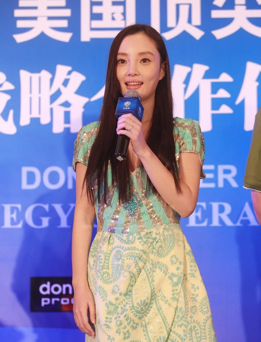 李小璐绝美靓丽写真惹火撩人图片