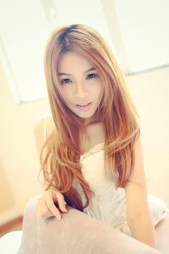 小清新马尾辫女孩治愈系居家写真图片图片