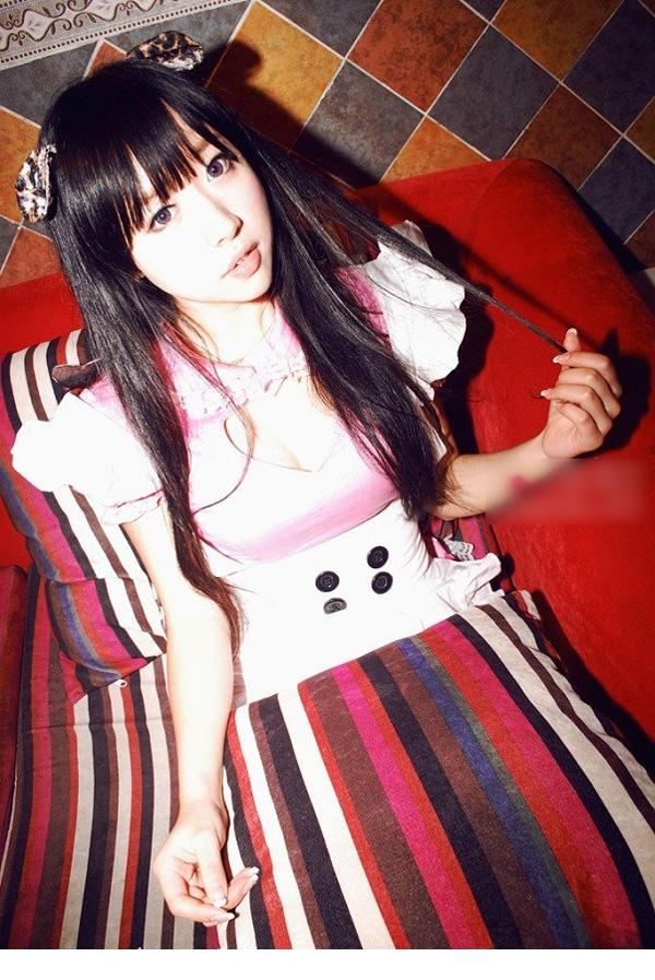 中国内地影视女演员林源黑色西装魅力写真图片图片