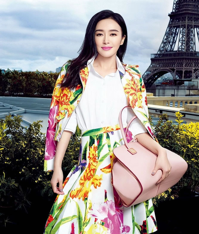 秦岚异国风情写真图片 性感红唇成熟妩媚图片