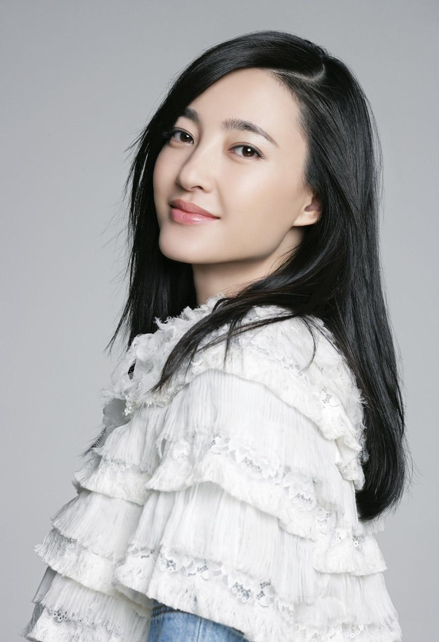 王丽坤优雅短裙性感图片桌面壁纸图片