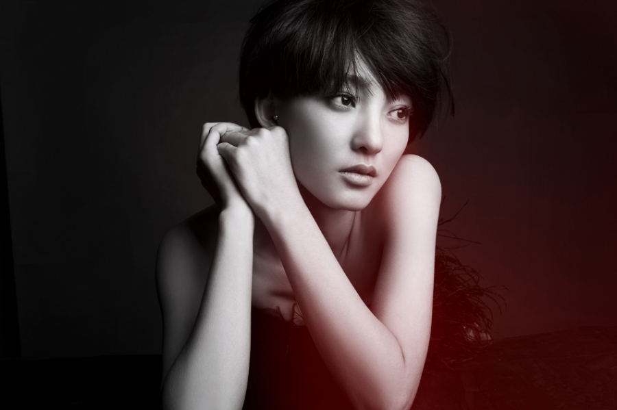 王丽坤性感写真图片曝光 俏丽短发高贵冷艳图片