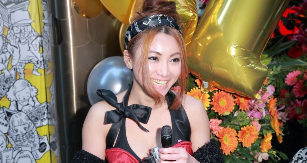 陈冠希现身夜店捞金 相貌变残成翻版赵本山 陈冠希沧桑图片收集图片