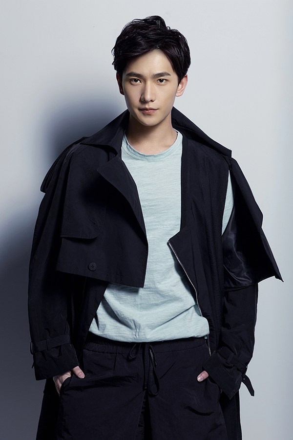中国内地安徽合肥影视男演员杨洋2015年杂志写真高清图片整理图片