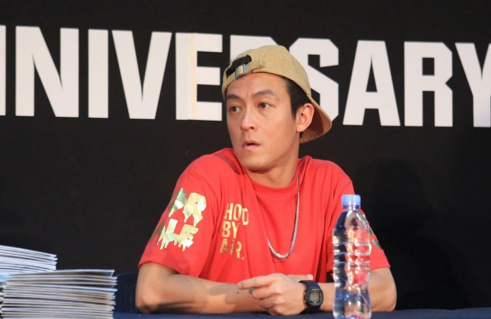 陈冠希沈阳出席代言活动图片 现场狂飙汗丑态百出图片